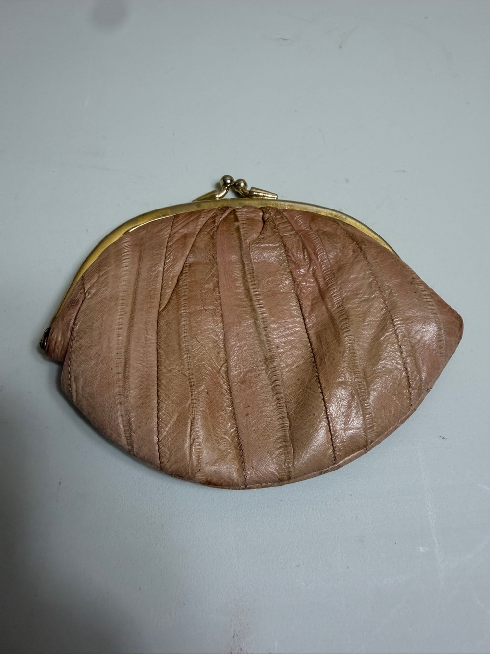 Vintage tan pink Eelskin Kiss-Lock Coin Purse – Made in Korea